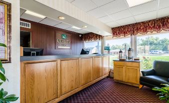 Super 8 by Wyndham Lawrence KU