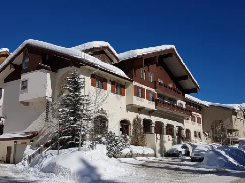 Sun Peaks Lodge
