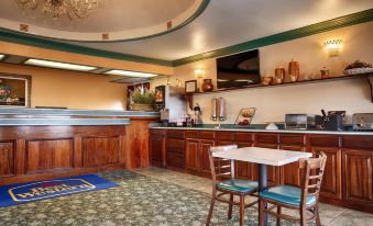 Best Western Coleman Inn - Housity