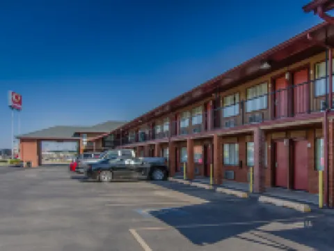 Econo Lodge Hotels in McClain County