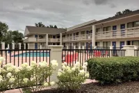 Super 7 Inn by OYO Tupelo Hwy 178