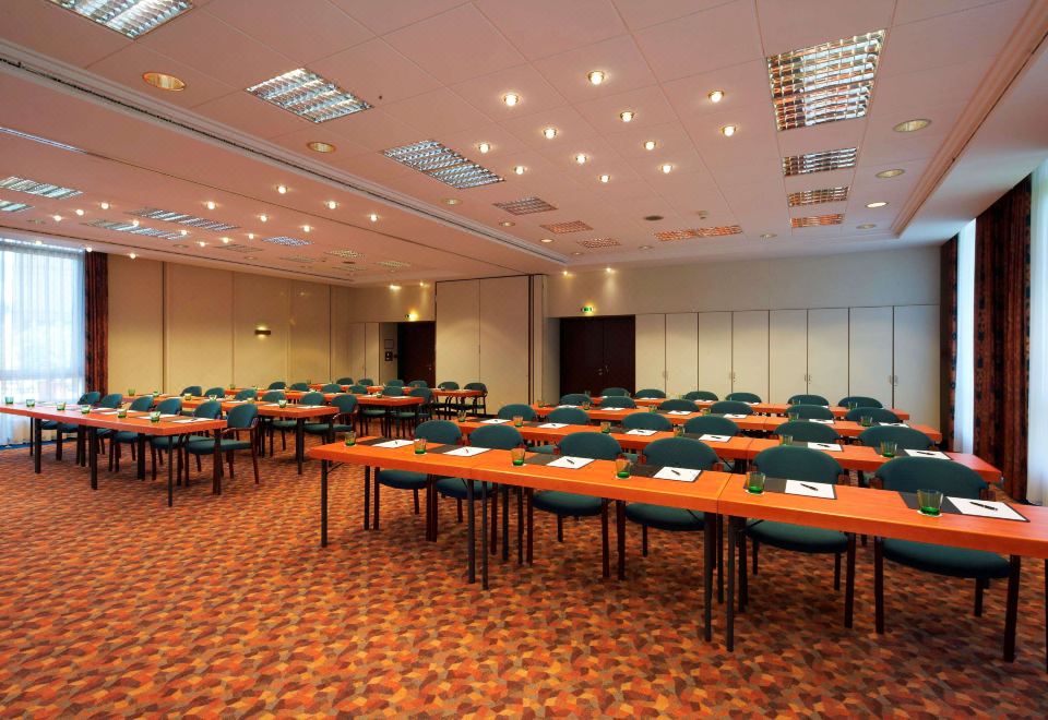 트랜스 월드 호텔 도나우웰레