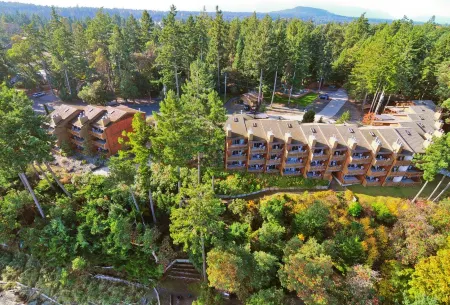Tigh-Na-Mara Seaside Spa Resort Отели в г. Nanaimo E