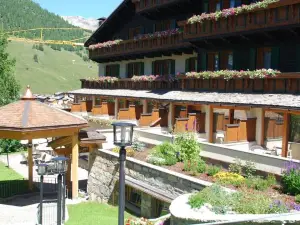Hotel Bucaneve