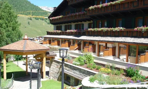 Hotel Bucaneve