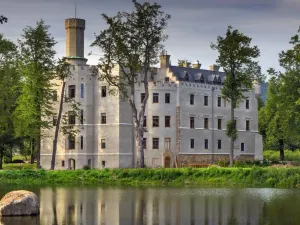 Zamek Karpniki Schloss Fischbach