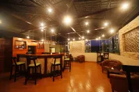 Best Western Premier Garden Hotel Entebbe - bar