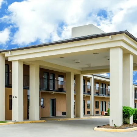 Motel 6 Cleveland, MS - Delta State University