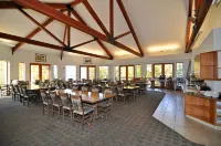 Lakeside Lodge and Suites