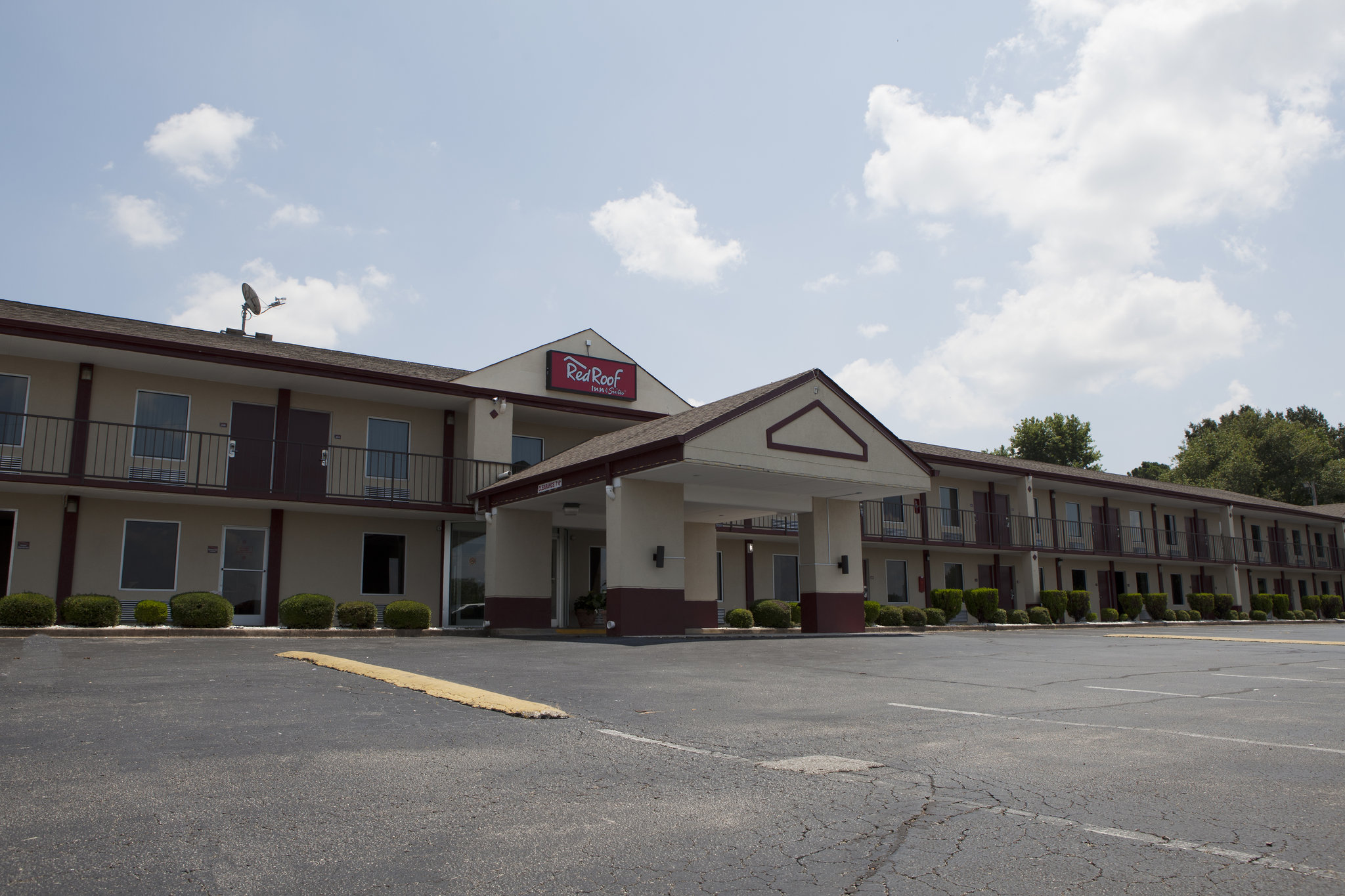 Red Roof Inn & Suites Jackson, TN