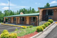 Travelodge by Wyndham Macon West Hotels in Bibb County