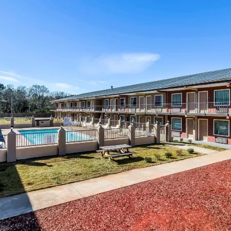 Econo Lodge Lavonia I-85