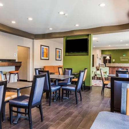Quality Inn & Suites Birmingham - Highway 280