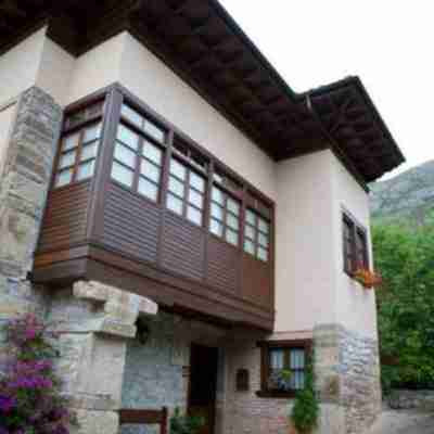 El Colladín Hotel Exterior