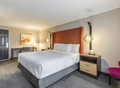 La Quinta Inn & Suites by Wyndham San Francisco Airport N