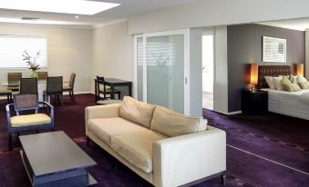 Ramada Hotel & Suites by Wyndham Sydney Cabramatta