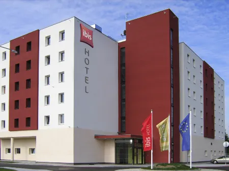 Ibis Plzen Отели рядом с достопримечательностью «House No. 83 in Prazska Street»