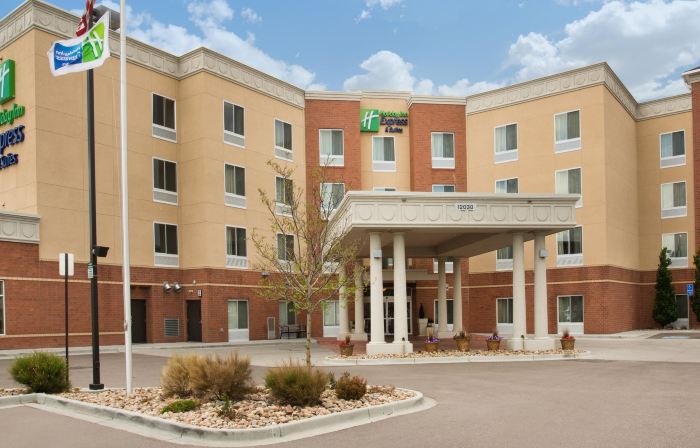 Holiday Inn Express & Suites DENVER NORTH - THORNTON by IHG