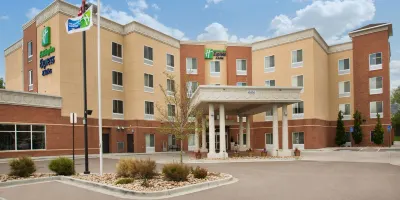 Holiday Inn Express & Suites Denver North - Thornton Hotels in Thornton