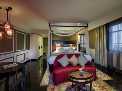 ロイヤルデラックスルーム(キング)(エグゼクティブラウンジアクセス) ホテル ロイヤル ホイアン Mギャラリーの写真