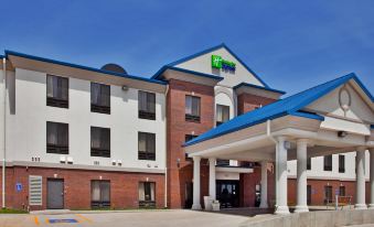 Holiday Inn Express & Suites Mcpherson
