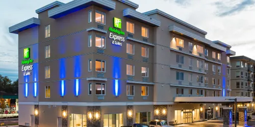 Holiday Inn Express & Suites Victoria - Colwood Hotels in Sooke