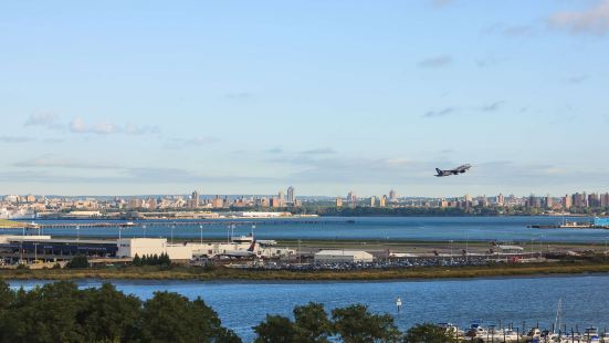 فيرفيلد إن باي ماريوت لاجوارديا إيربورت