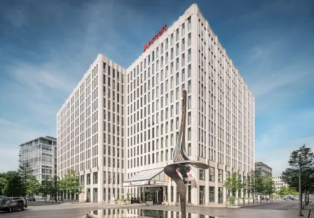 Berlin Marriott Hotel Отели рядом с достопримечательностью «Science Center Berlin»