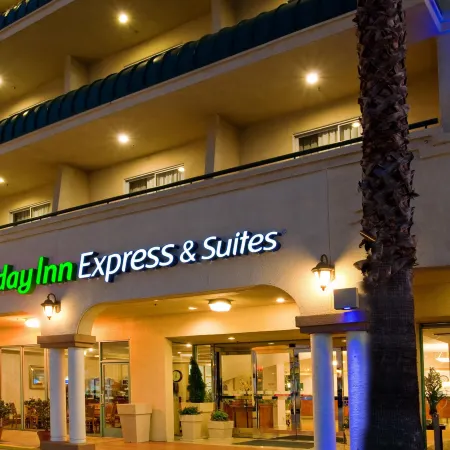 Holiday Inn Express & Suites PASADENA - LOS ANGELES by IHG