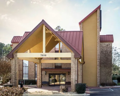 Comfort Inn & Suites Fuquay Varina Hotels in Middle Creek