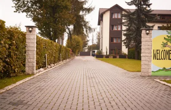 老樹別墅旅館及餐廳