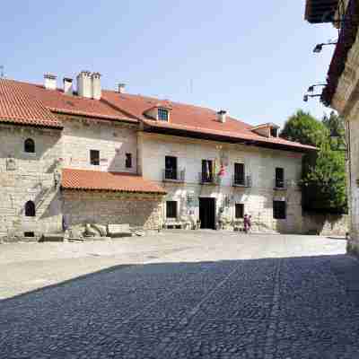 Parador de Santillana de Gil Blas Hotel Exterior