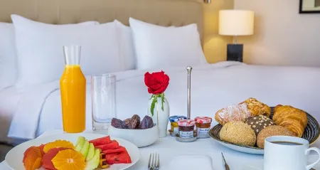 Hilton Tangier City Center Отели рядом с достопримечательностью «CTM»