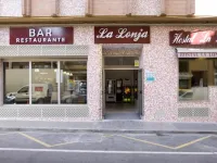 La Lonja โรงแรมใกล้ปราสาทซานตาบาร์บารา