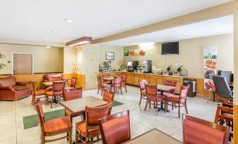 Spark by Hilton Lakewood Denver Southwest