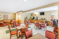 Spark by Hilton Lakewood Denver Southwest