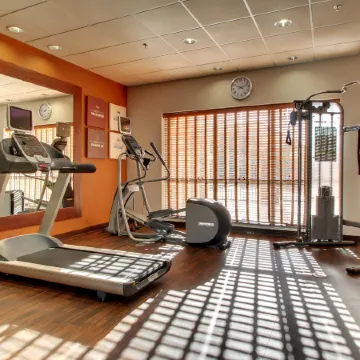 Comfort Suites Airport