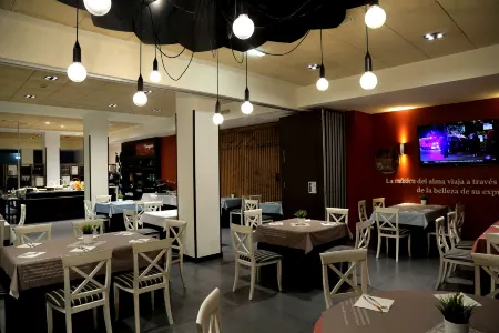 Hotel Oriente Отели рядом с достопримечательностью «Hospital HC Miraflores»