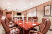 La Quinta Inn & Suites by Wyndham Columbus North Hotels in Columbus