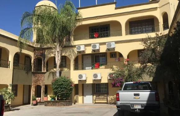 巴拉德舒適兩卧室庭院度假屋