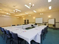 The Reserve Hotel - Hostels
