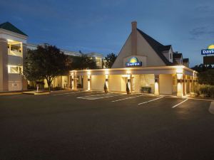 Days Inn by Wyndham Alexandria