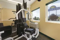 Days Inn by Wyndham Penticton Conference Centre - Phòng tập thể hình