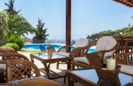Stafylos Suites & Boutique Hotel