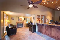 Glenwood Springs Cedar Lodge