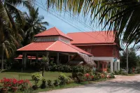 Coral Hotel Bangsaphan Các khách sạn gần Wat Thung Maphrao School