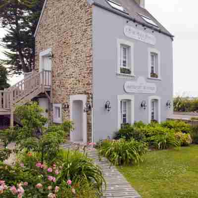 Hôtel Traiteur les Ormes, The Originals Relais Hotel Exterior