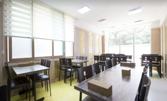 Golden Park Hotel