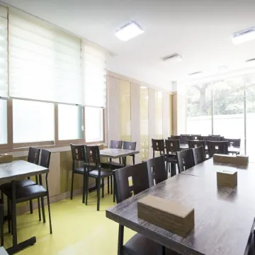 Golden Park Hotel Отели рядом с достопримечательностью «Храм Самсонхёль»
