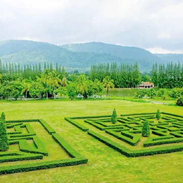 Chateau de Khaoyai Hotel & Resort Отели рядом с достопримечательностью «Wat Tha Chang»